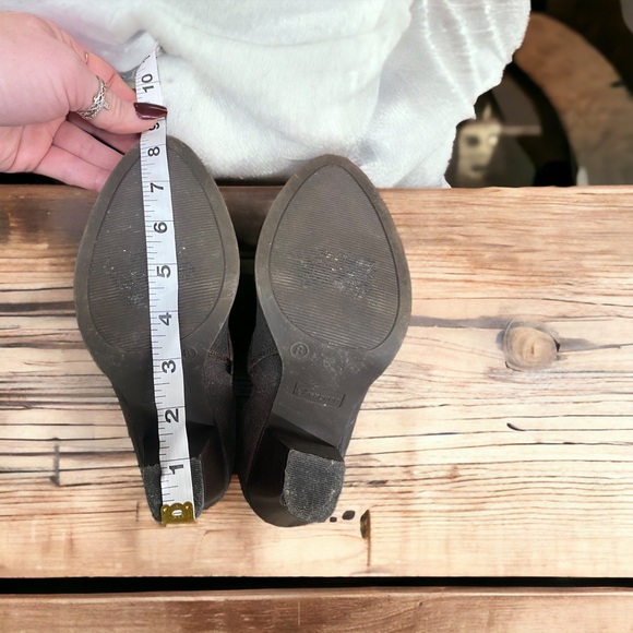 Forever Women’s Camila-64 Fashion Chunky Heel Buckled Strap Ankle Booties | Sz 8 - Picture 7 of 8